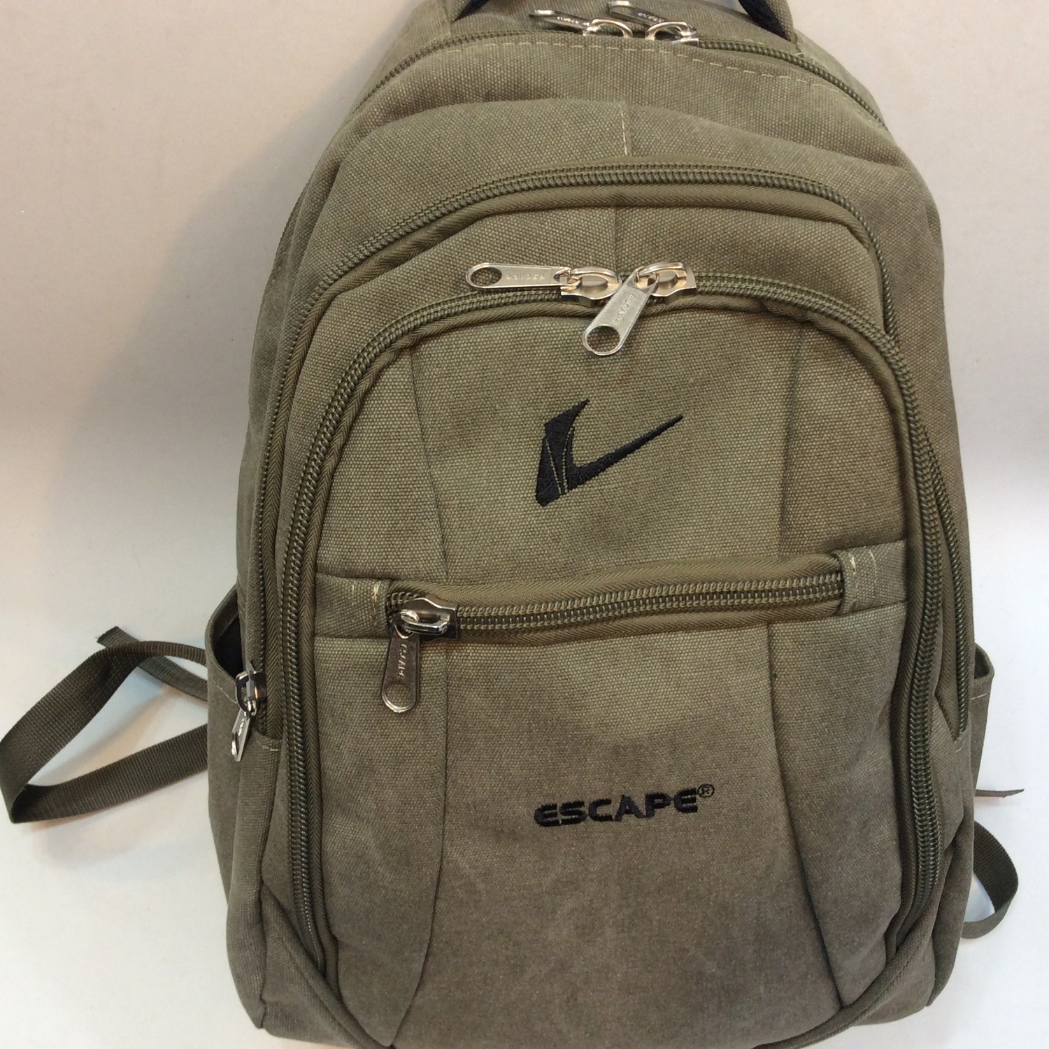 Escape Yeşil Canvas Sırt Çantası 44 X 30 Cm Şık Görünüm ve Moda Trendleri ile görsel 2