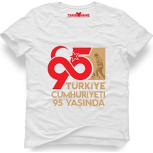 Tshirthane Atatürk Türkiye 95 Yaşında 29 Ekim Beyaz Erkek T-Shirt