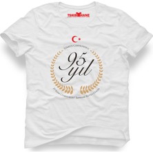 Tshirthane Atatürk Türkiye 95 Yaşında 29 Ekim Beyaz Erkek T-Shirt