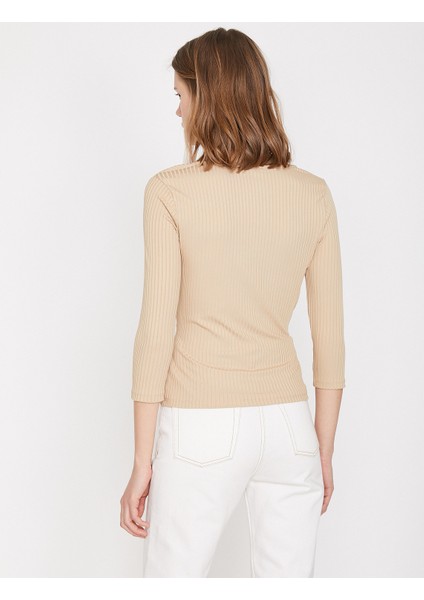 Oyuk Yaka T-Shirt fırsatları