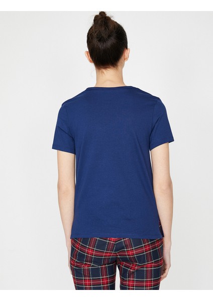 Kadın V Yaka T-Shirt fırsatları