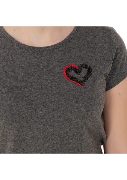 Kız Çocuk T-Shirt Kalp Nakışlı fiyatları