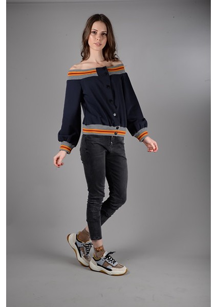 Omuzları Açıkta Kısa Sweatshirt