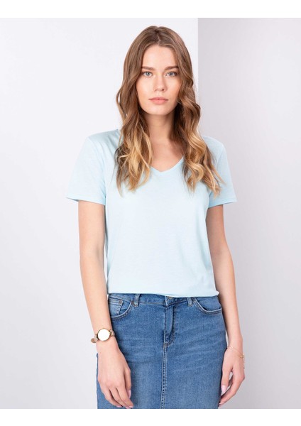 Kadın Açık Mavi Regular Fit V Yaka Tişört 50202619-VR003