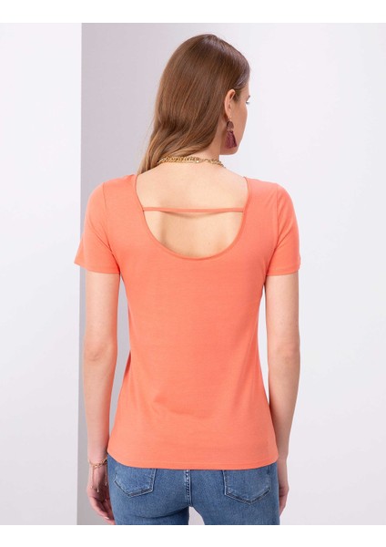 Kadın Nar Çiçeği Standart Fit Bisiklet Yaka Tişört 50200740-VR039 modelleri