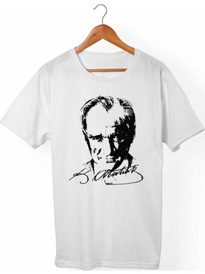 Muggkuppa Atatürk Unisex-Bayan  Beyaz Tişört