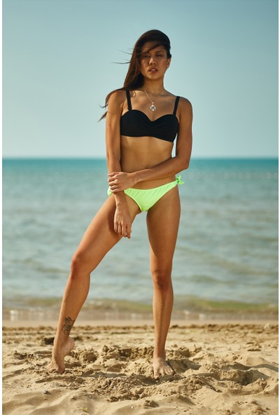 ZiButik Açık Yeşil Bağcıklı Bikini Altı