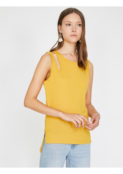 Kadın Omuz Detaylı T-Shirt