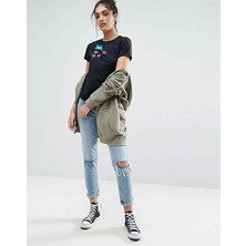 The Chalcedon Kissy Candy Love Bayan Tshirt