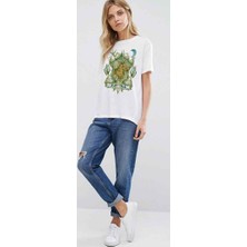 The Chalcedon Tundra Deer Bayan Tshirt