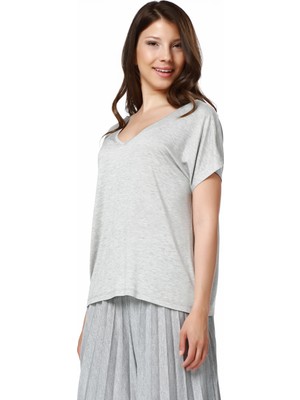 Mumu Gri V Yaka Basic T-Shirt