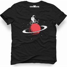 Tshirthane Astronaut stay on saturn biker Erkek T-Shirt