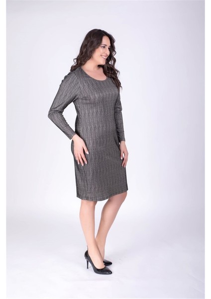 Vucuda Oturan Simli Elbise 34154