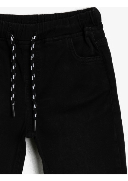 Basic Beli Kordonlu ve Lastikli Rahat Kesim Jean Şort