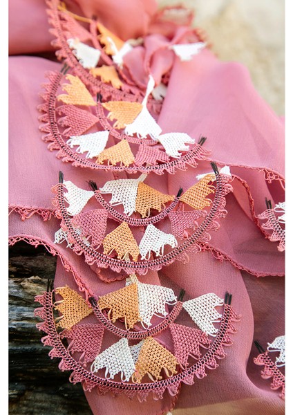 İğne Oyalı Kırmızı İpek Şal modelleri