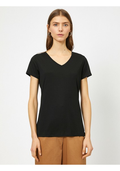 V Yaka T-Shirt modelleri