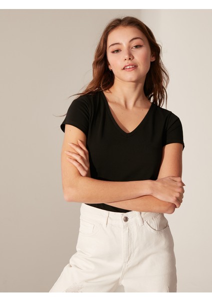 V Yaka Kadın T-Shirt fiyatları