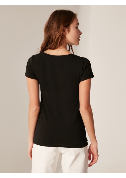 V Yaka Kadın T-Shirt fırsatları