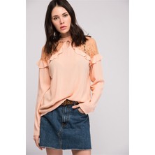 Miss Lusi 8139329 Şile Bezi Omuzları Dantelli Tül Fırfırlı Bluz PUDRA