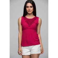 Miss Lusi 7250743 Şile Bezi Yaka Önü V Güpürlü Beli Gipeli Kolsuz Bluz FUSYA