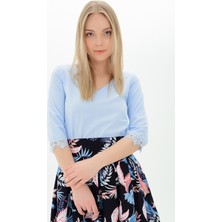 Miss Lusi 9109314 V Yaka Sırtı Tül Dantel Bağlamalı Kolucu Güpür Bluz MAVI