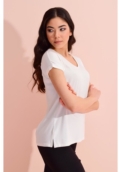 Tena Moda Kadın Ekru V Yaka Geniş Salaş Tişört