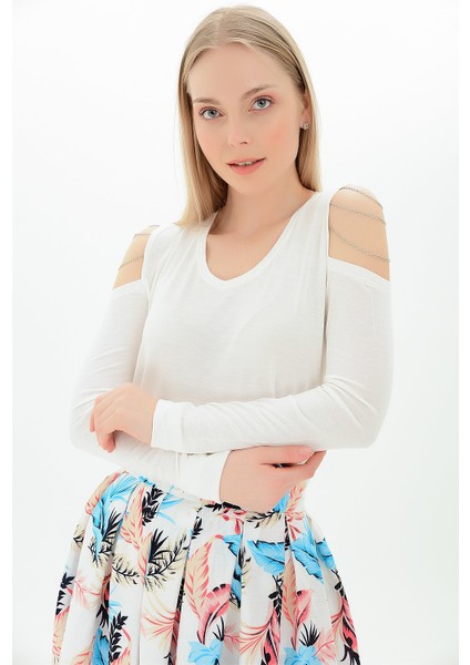 9101376 Viskon V Yaka Omuzu Açık Zincir Detaylı Bluz EKRU fırsatları