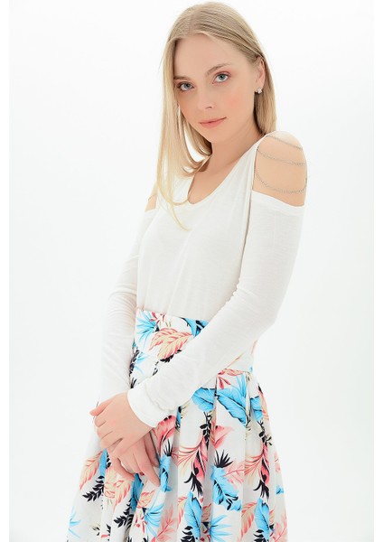 9101376 Viskon V Yaka Omuzu Açık Zincir Detaylı Bluz EKRU indirimleri