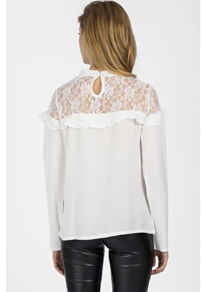 9059329 Şile Bezi Omuzları Dantelli Tül Fırfırlı Bluz fırsatları