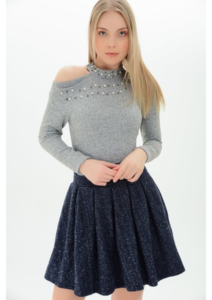9100936 Yumoş Tek Omuzu Açık İncili Bluz L