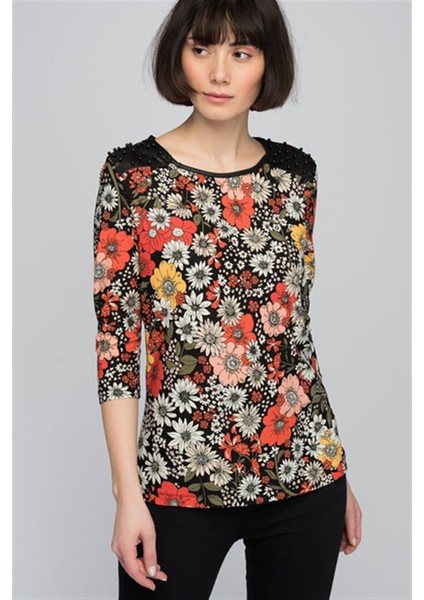 8081099 Krep Desenli Omuzu Lak İncili Bluz Çıçekler S
