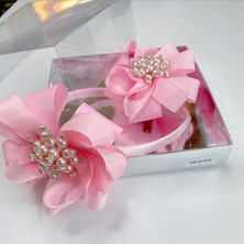 Queen Accessories Pembe 2'li  Inci Taş  Broşlu Anne Kız Çocuk Bebek Kombin Saten Taç Toka Seti