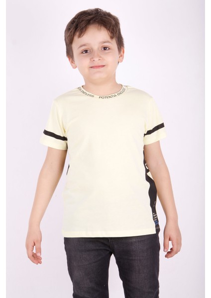 Erkek Çocuk Yaka ve Arkası Baskı Detaylı T-Shirt