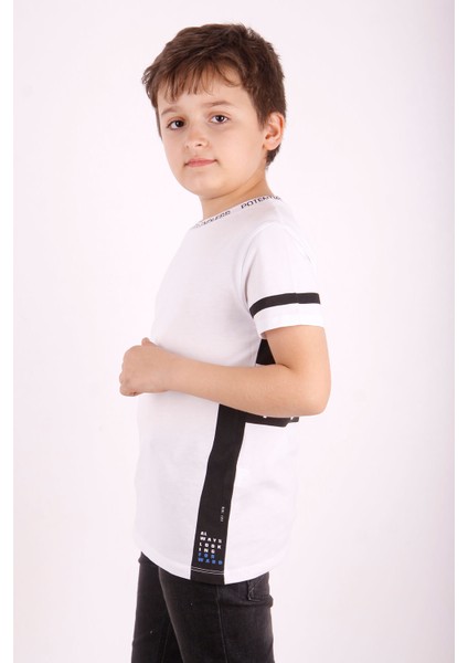 Erkek Çocuk Yaka ve Arkası Baskı Detaylı T-Shirt