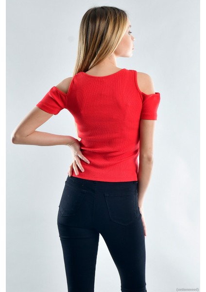 20021670 Kaşkorse Omuzu Açık Kısa Kol Bluz Kırmızı M modelleri