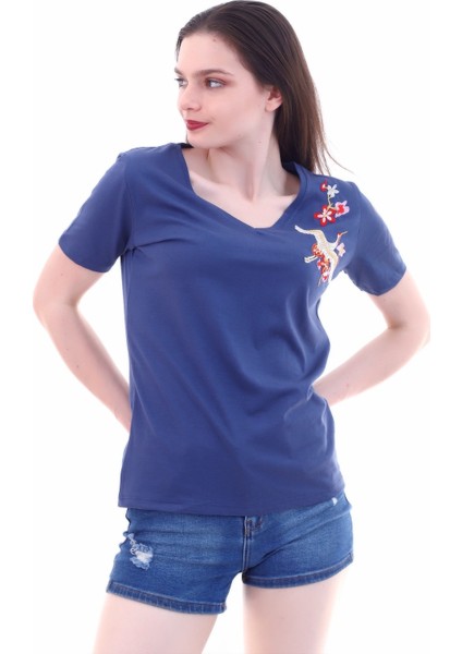 7130562 Leylek Nakışlı V Yaka Boyfriend Kısa Kol Bluz Indıgo fiyatları