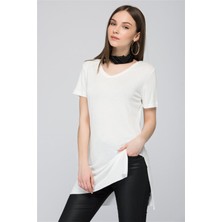 Miss Lusi 8051038 V Yaka Yanı Yırtmaçlı Kısa Kol T.Shirt