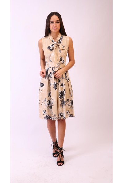 Aclassics Yakası Bağcıklı Çiçekli Pileli Elbise