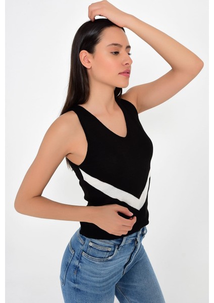 9206172 Triko V Çigili Askılı Kazak fırsatları