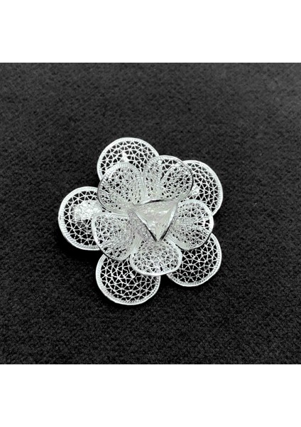 Çiçek Model 925 Ayar Gümüş El Işi Telkari Broş