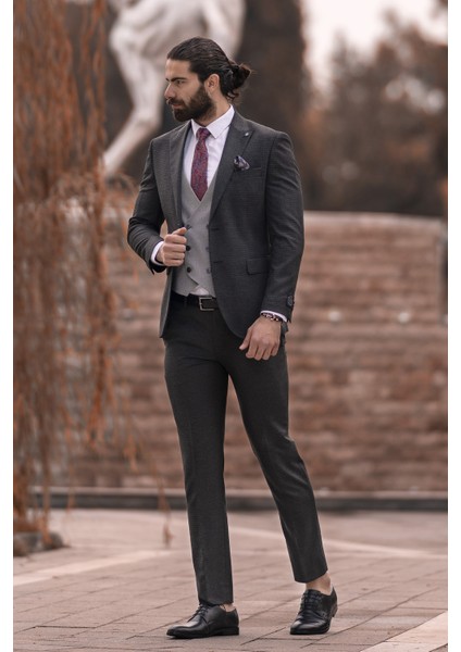 Yelekli Takım Elbise