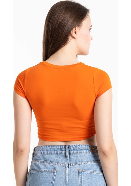 Coachella Basic Crop Turuncu modelleri