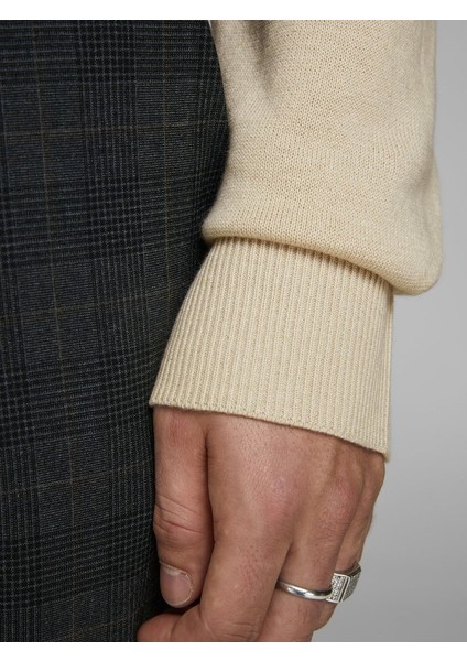 Erkek Krem Rengi Boğazlı Triko Kazak 12157417 indirimleri