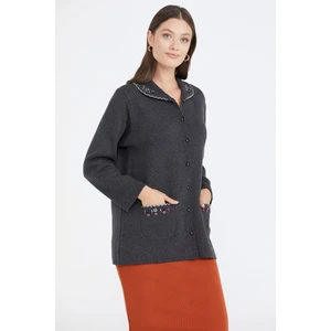 Kadın Polo Yaka Cepli Nakışlı Triko Ceket