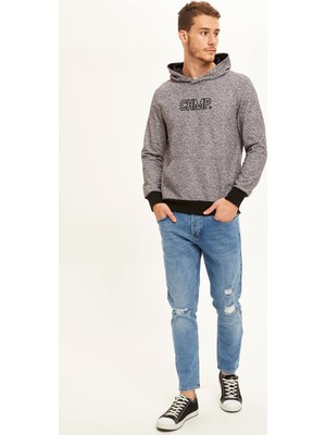 DeFacto Slim Fit Kanguru Cepli Slogan Desenli Uzun Kollu İçi Yumuşak Tüylü Sweatshirt R4504AZ20AU