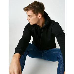 Erkek Kapüsonlu Uzun Kollu Sweatshirt