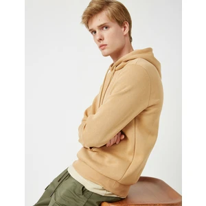Erkek Kapüşonlu Uzun Kollu Sweatshirt