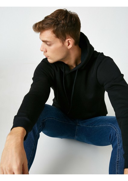 Erkek Kapüsonlu Uzun Kollu Sweatshirt