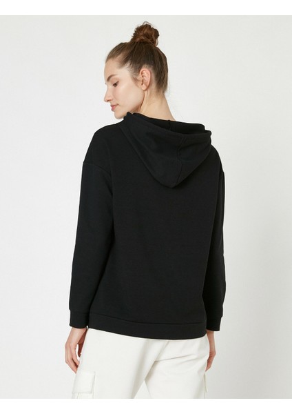 Kadın Kapüsonlu Uzun Kollu Sloganli Sweatshirt fırsatları