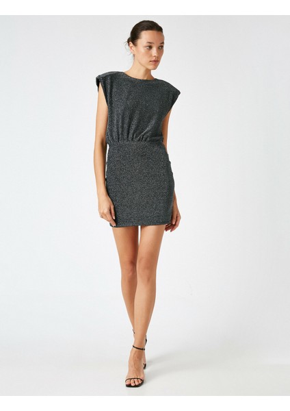 Kadın Kayik Yaka Vatkali Kısa Elbise modelleri